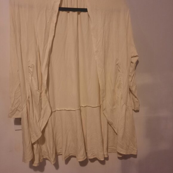 Cardigan from Laura - Picture 2 of 2